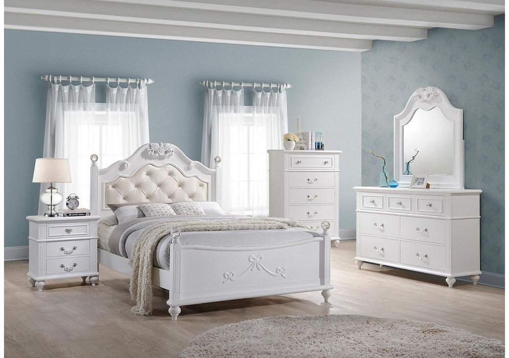 Elements International Alana 7 Drawer Dresser in White Lacquer