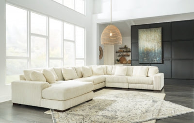 Lindyn Sectional with Chaise - American Home Express Outlet (San Antonio, TX)