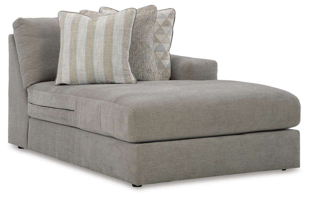 Avaliyah Sectional with Chaise - American Home Express Outlet (San Antonio, TX)