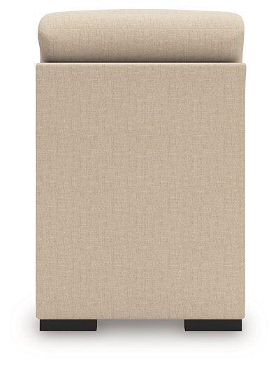 LadyMae Sectional with Chaise - American Home Express Outlet (San Antonio, TX)