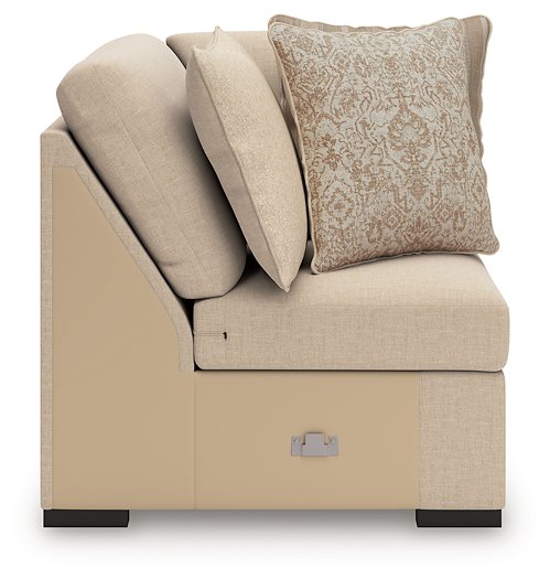 LadyMae Sectional with Chaise - American Home Express Outlet (San Antonio, TX)