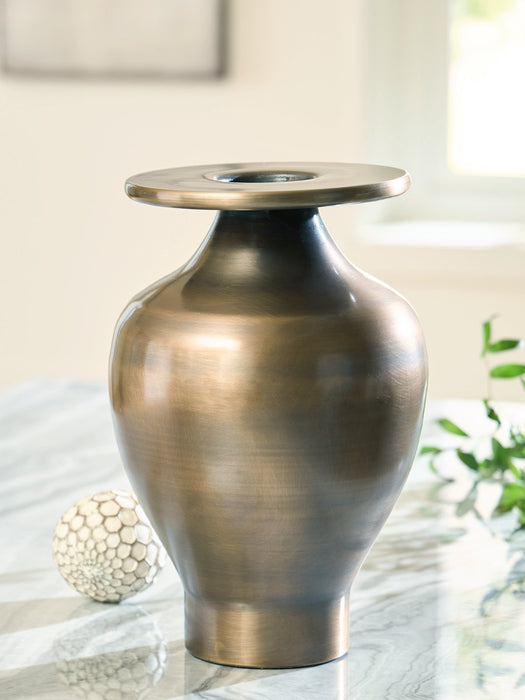 Fedorleigh Vase - American Home Express Outlet (San Antonio, TX)