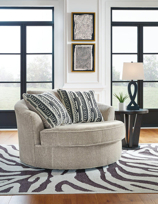 Calnita Oversized Swivel Accent Chair - American Home Express Outlet (San Antonio, TX)