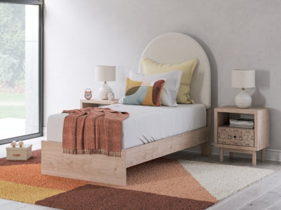 Arloster Upholstered Bed - American Home Express Outlet (San Antonio, TX)