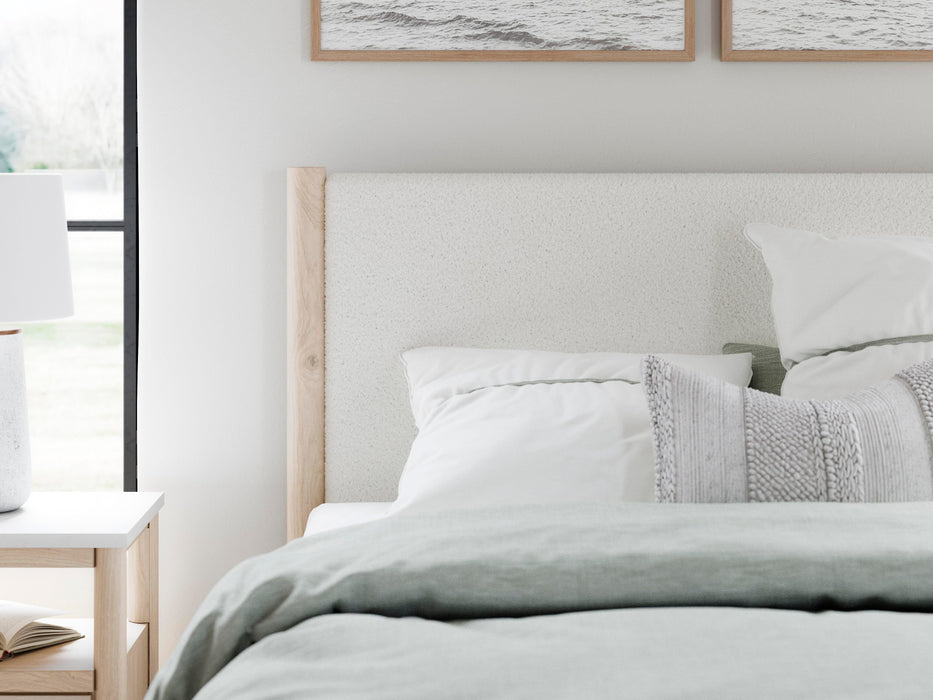 Cadmori Upholstered Bed - American Home Express Outlet (San Antonio, TX)