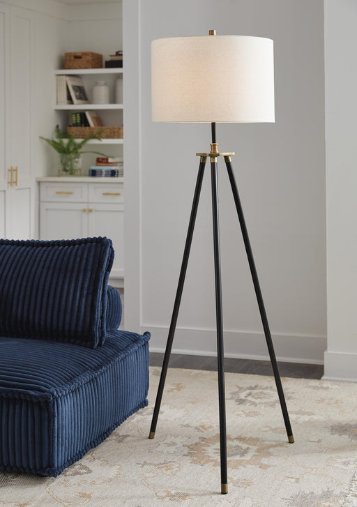 Cashner Floor Lamp - American Home Express Outlet (San Antonio, TX)